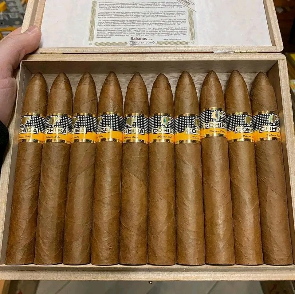 Cohiba Pirámides Extra